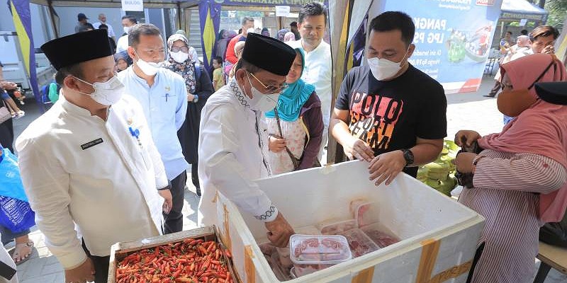 Wakil Walikota Tangerang Sachrudin di acara bazar murah di Cipondoh/Reprk