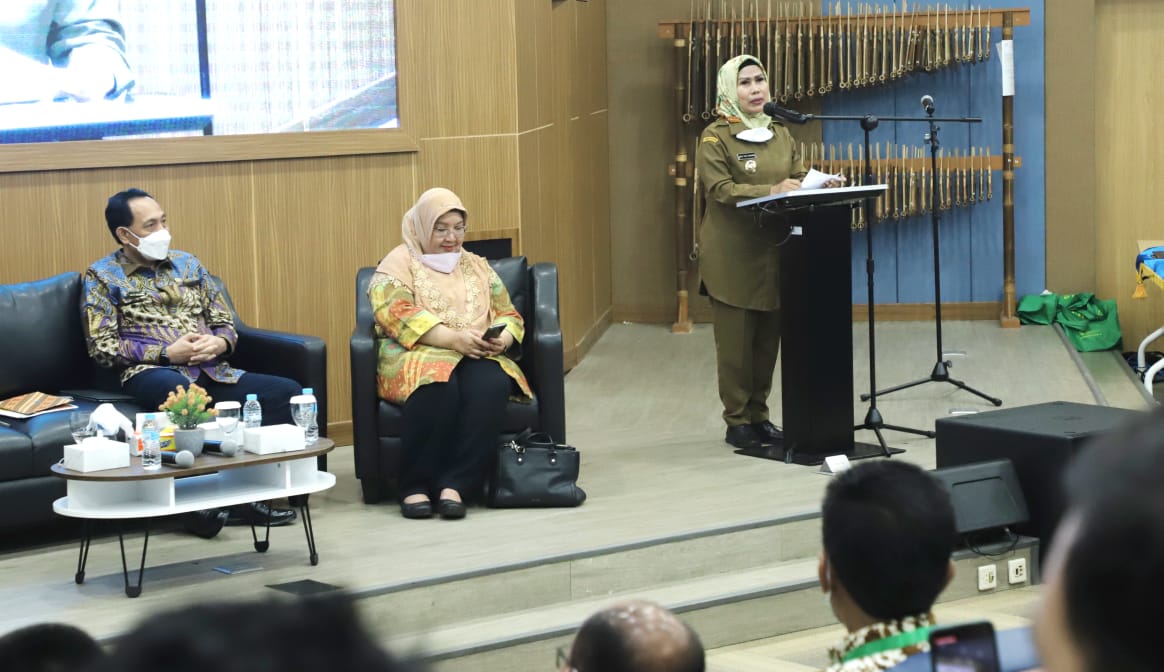 Bupati Serang Ratu Tatu Chasanah menjadi keynote speech pada Lokakarya UI Green Metric di Kampus Universitas Sultan Ageng Tirtayasa/QMT