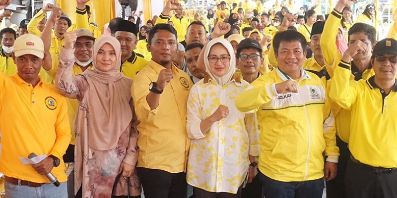 Calon gubernur Banten dar Partai Golkar Airin Rachmi Diany dengan relawan di Kota Tangerang/Repro