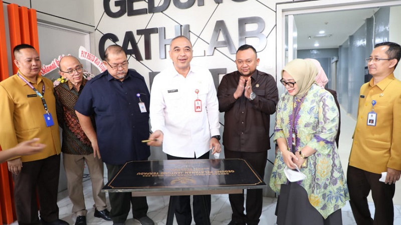 Bupati Tangerang Ahmed Zaki Iskandar meresmikan Gedung Pelayanan Jantung Terpadu dan Perinatologi NICU RSUD Kabupaten Tangerang. (Foto: Dok Pemkab).