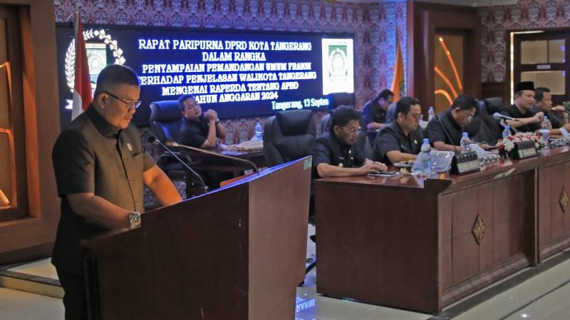 Walikota Tangerang Arief R Wismansyah menyampaikan jawaban Raperda APBD 2023. (Foto: Dok Pemkot)