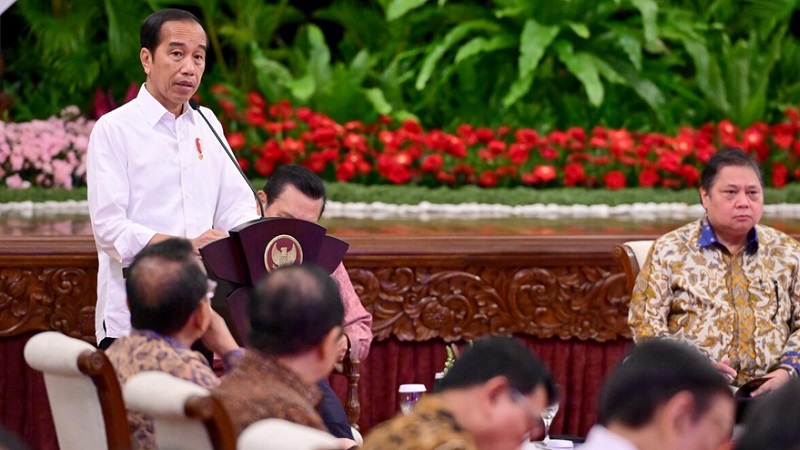 Presiden Joko Widodo memimpin rapat kabinet paripurna membahas RAPBN 2025(Foto: Dok. Biro Pers Sekretariar Presiden)