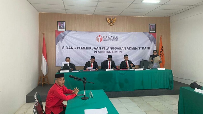 Bawaslu Kabupaten Tangerang gelar sidang dugaan penggelembungan suara yang dilaporkan caleg PDI-Perjuangan. Foto: IST