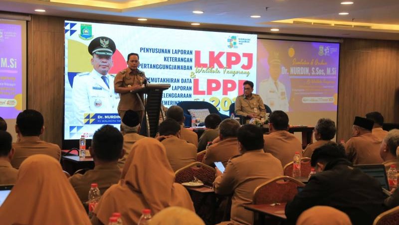 Pj Walikota Tangerang, Nurdin saat membuka kegiatan penyusunan LPKj dan LPPD di Gading Serpong. (Foto: Dok Pemkot)