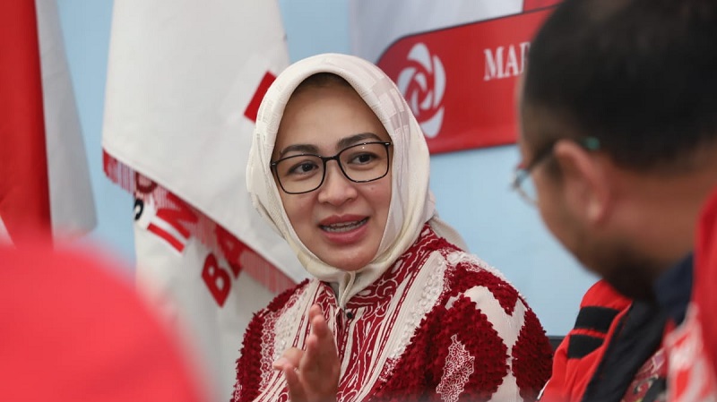 Bacagub Banten Airin Rachmi Diany saat mendaftar Bacagub ke PSI  Banten. (Foto: AMR/RMB)