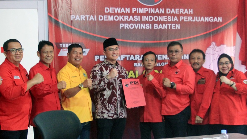 Bakal calon Bupati Serang Andika Hazrumy menjalani wawancara di DPD PDIP Banten. (AMR/RMB)