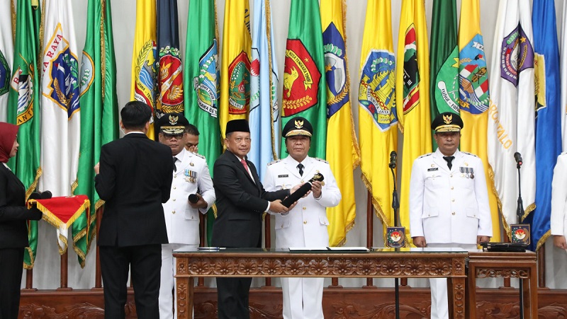 Pelantikan Al Muktabar sebagai Pj Gubernur Banten oleh Mendagri Tito Karnavian. (Foto: Biro ADPIM dan Protokol)