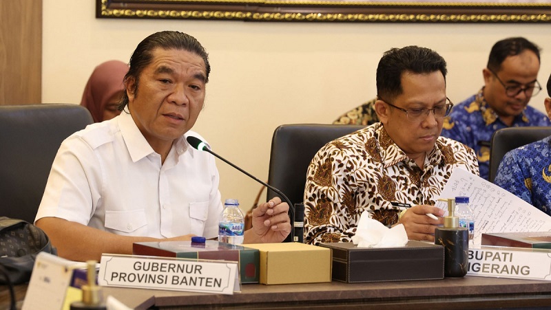 Pj Gubernur Banten Al Muktabar dan Pj Bupati Tangerang Andi Ony saat  Rapat Usulan Pembentukan KEK Bumi Serpong Damai. (Foto: Biro ADPIM & Protokol)