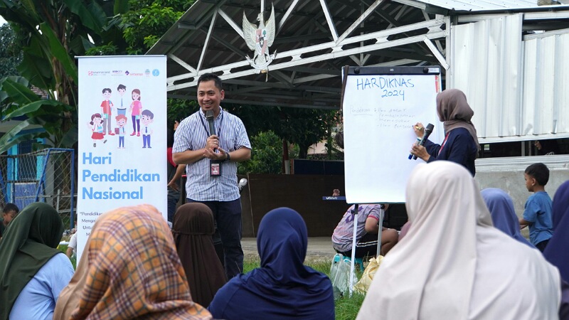 Kegiatan Sharing Session mengenai “Peran Masyarakat dalam Perkembangan Pendidikan”, diikuti 140 anggota keluarga di wilayah Kelurahan Cilenggang, Tangerang Selatan. Foto: IST